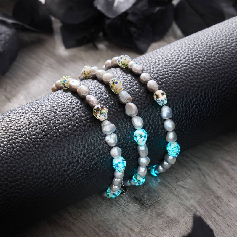 Ethereal Gloom | Bracelet en argent sterling 925 avec perles d'eau douce et crâne en verre Firefly en argent opale