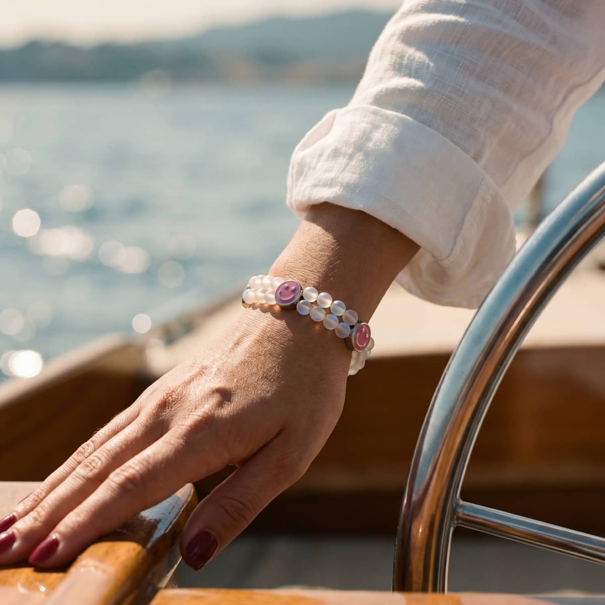 Rainbow White Mermaid Glass x Pink Luminous Enamel | Smile Bracelet