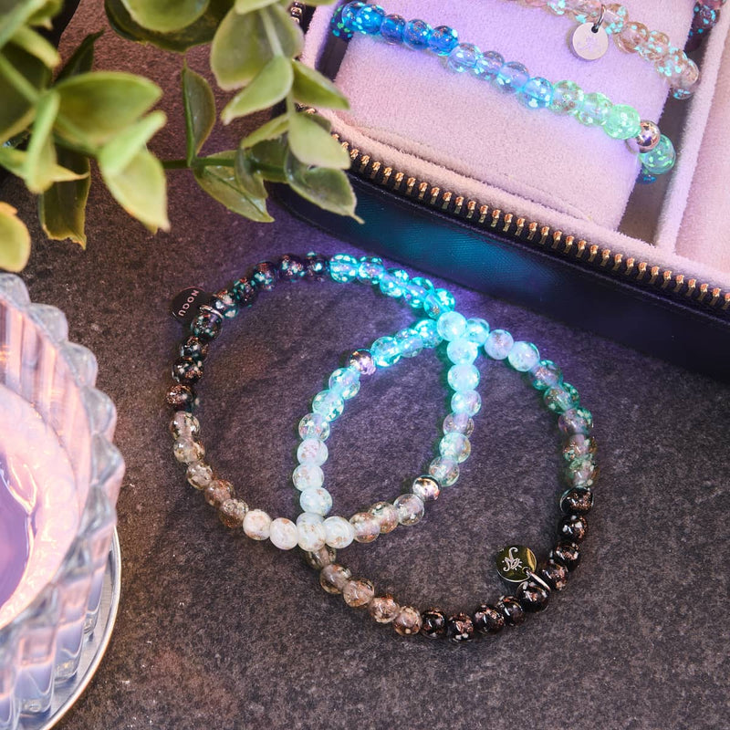 Greyscale Ombre | 6mm Firefly Glass Bracelet