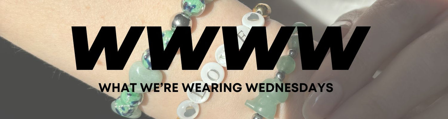 WWWW | PILES DE BRACELETS À LETTRES