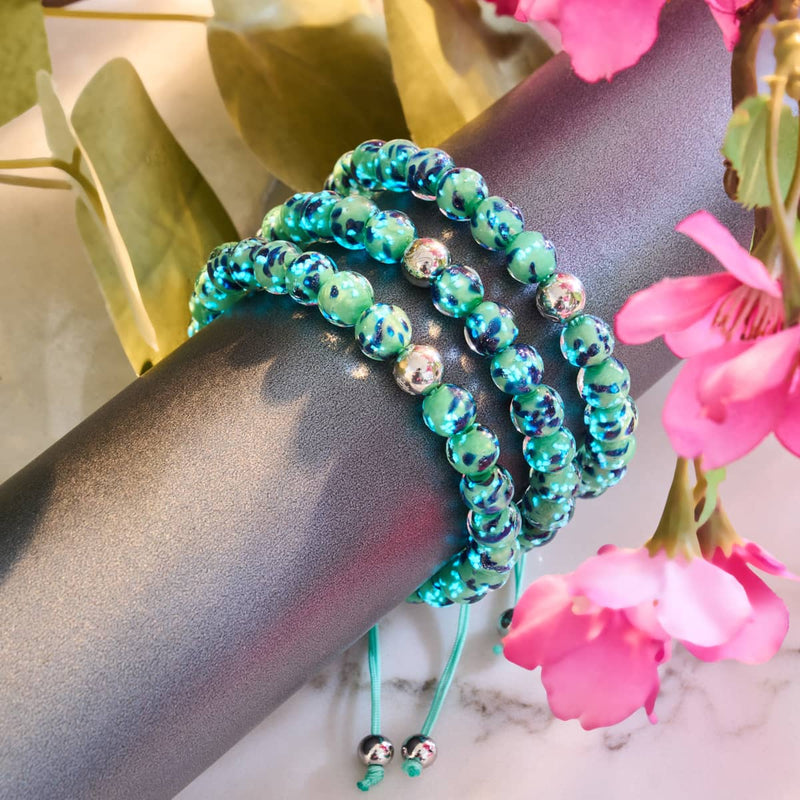 Menthe bleue | Argent | Bracelet en macramé en verre Firefly