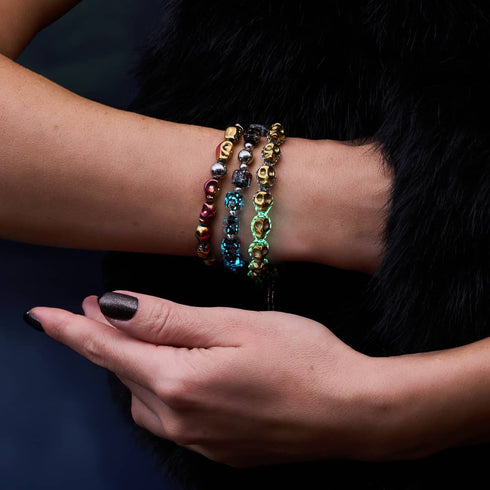 Tombeau de Midas | Crânes d'or x GloWeave noir | Bracelet en macramé