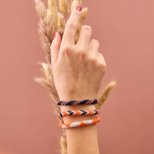 Sororité rangée | Bracelet de perles de verre de l'Himalaya
