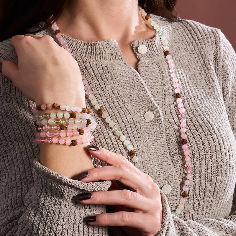 Loi de l'Attraction | Pierre précieuse Rudraksha | Enveloppement spirituel pour Mala