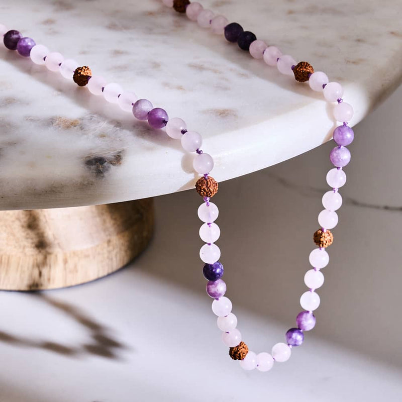 Namasté | Pierre précieuse Rudraksha | Enveloppement spirituel Mala