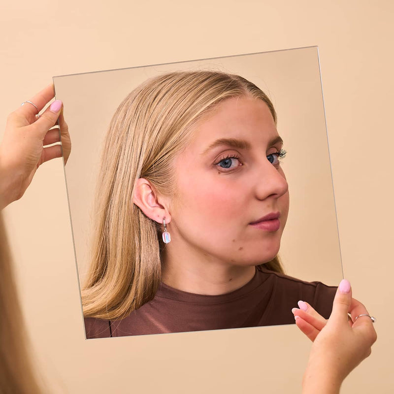Boucles d'oreilles créoles en forme de galets de verre arc-en-ciel blanc | Argent sterling 925