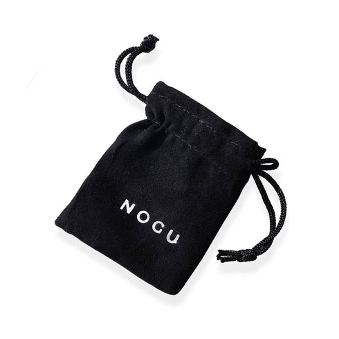 NOGU | Mini pochette cadeau en micro-suède noir