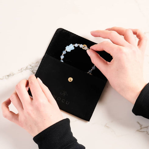 NOGU | Pochette de voyage en micro-suède noir