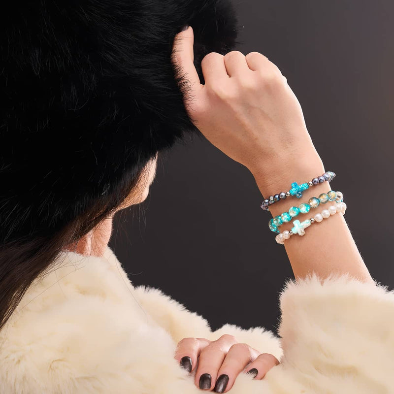 St. Amanda | Bracelet croix en argent sterling 925 avec perles d'eau douce en verre albâtre et ivoire