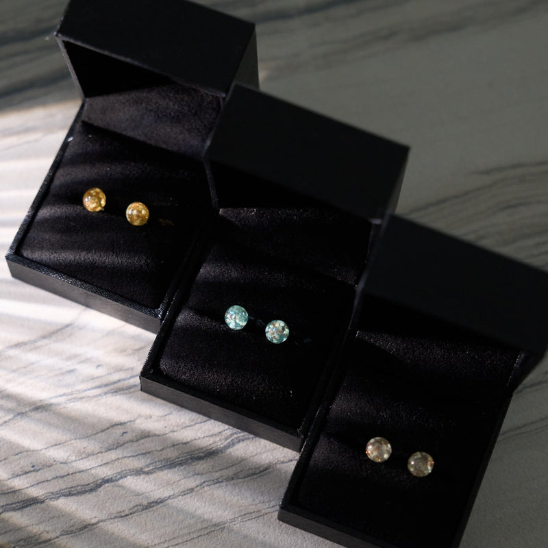 Bleu arctique | Argent sterling .925 | Mini Boucles D'oreilles Tiges En Verre Luciole