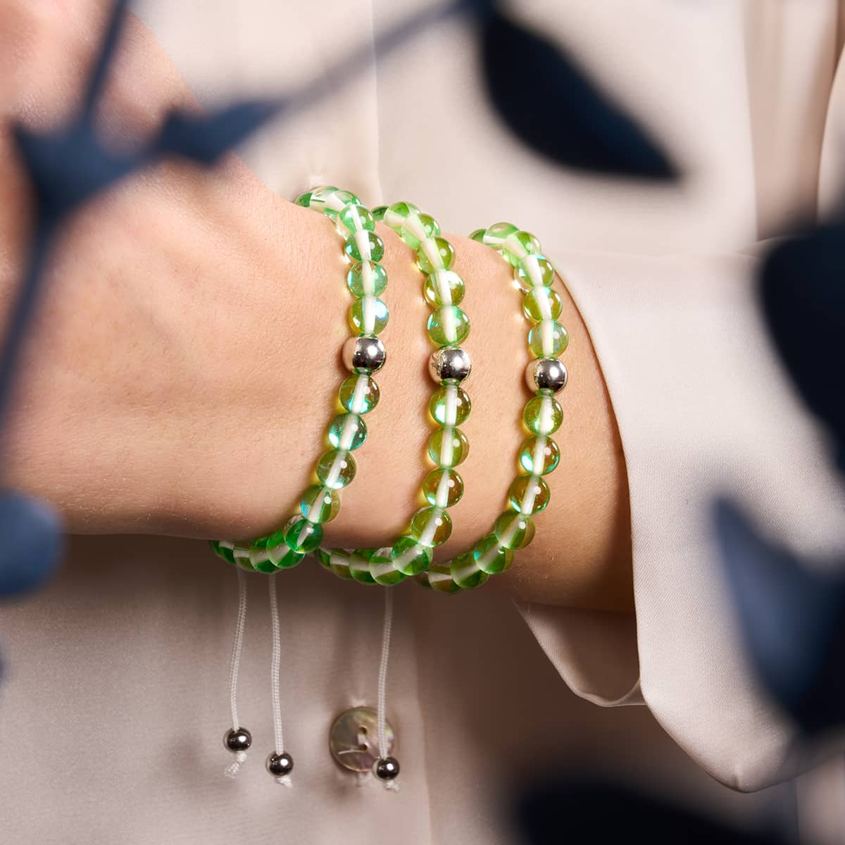 Lune verdoyante | Argent | Bracelet de perles en macramé de verre Galaxy