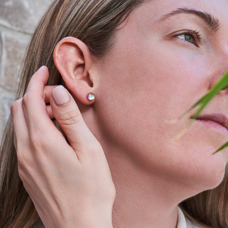 Nébuleuse Rose | Argent sterling .925 | Boucles d'oreilles mini clous Galaxy Glass