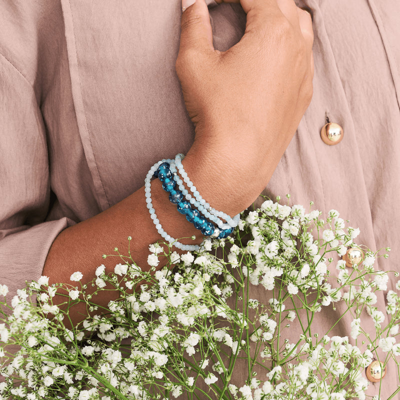 Jade bleu clair | Argent sterling .925 | Enveloppement de pierres précieuses