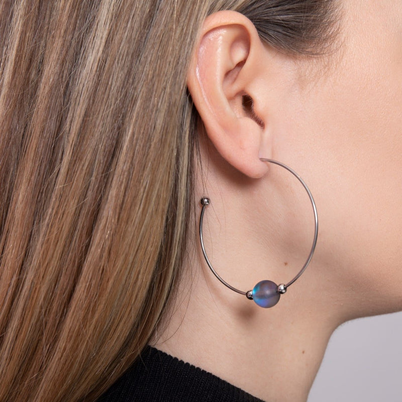 Gris | Argent | Boucles d'oreilles créoles en verre sirène