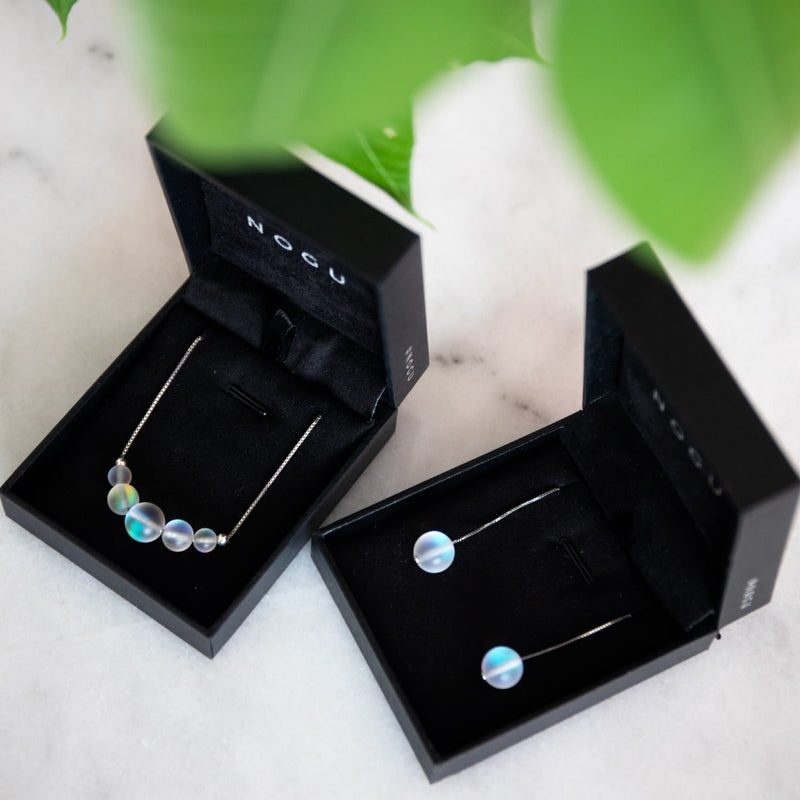 Arc-en-ciel blanc | Argent sterling .925 | Boucles d'oreilles pendantes en forme de goutte de chaîne de verre de sirène