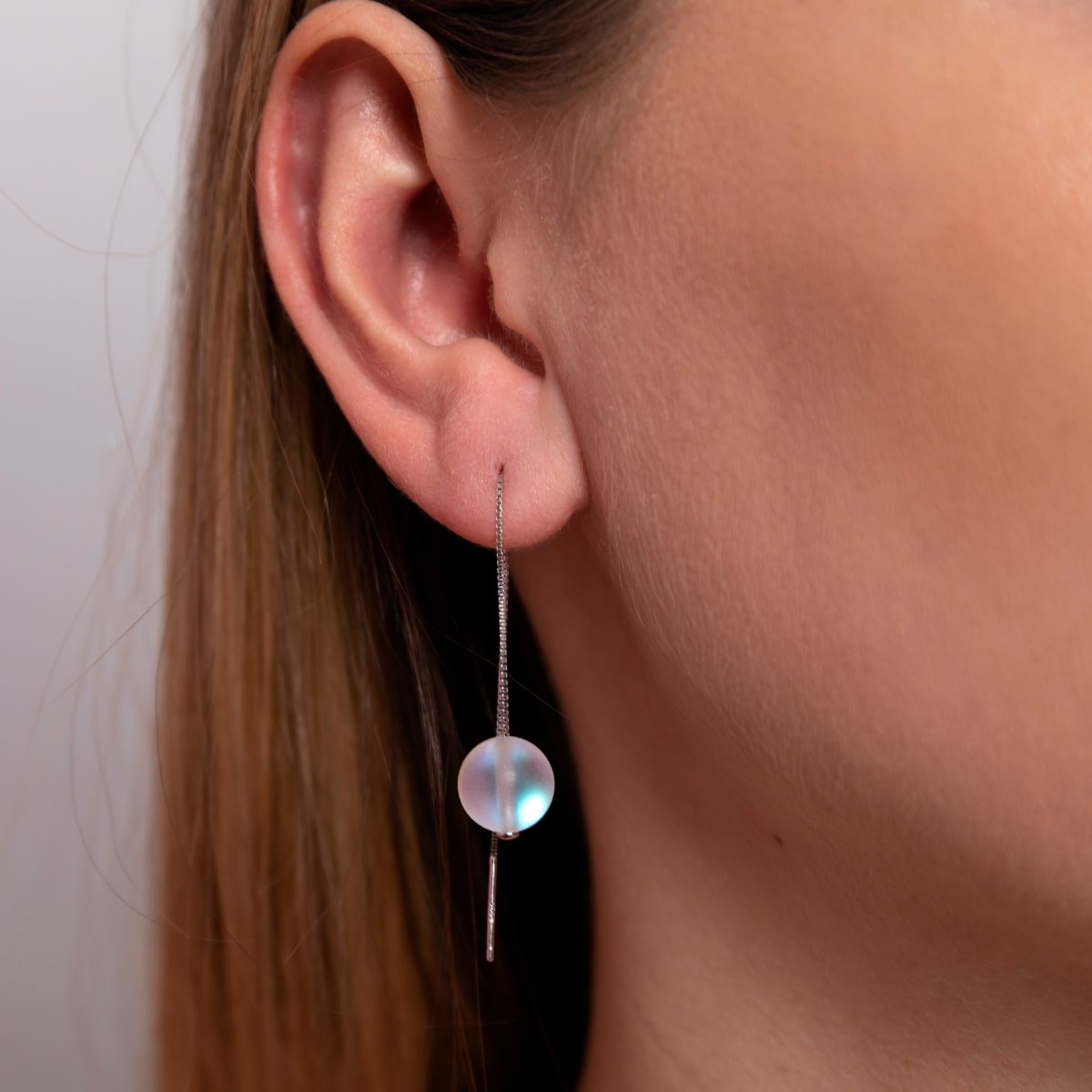 Arc-en-ciel blanc | Argent sterling .925 | Boucles d'oreilles pendantes en forme de goutte de chaîne de verre de sirène