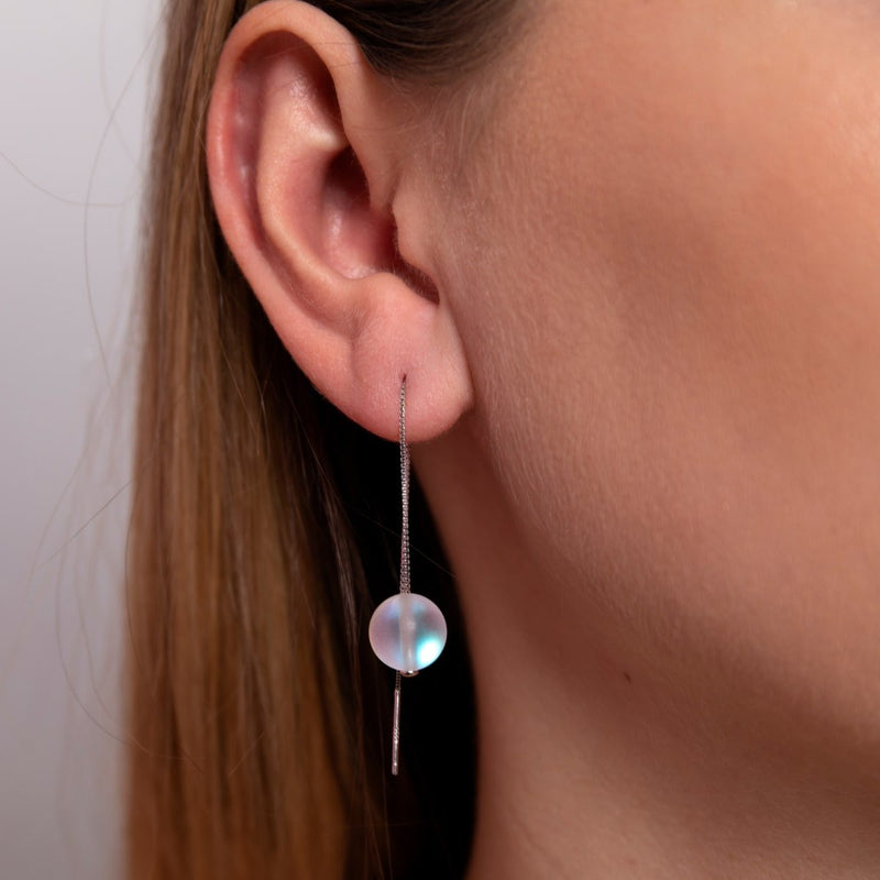 Arc-en-ciel blanc | Argent sterling .925 | Boucles d'oreilles pendantes en forme de goutte de chaîne de verre de sirène