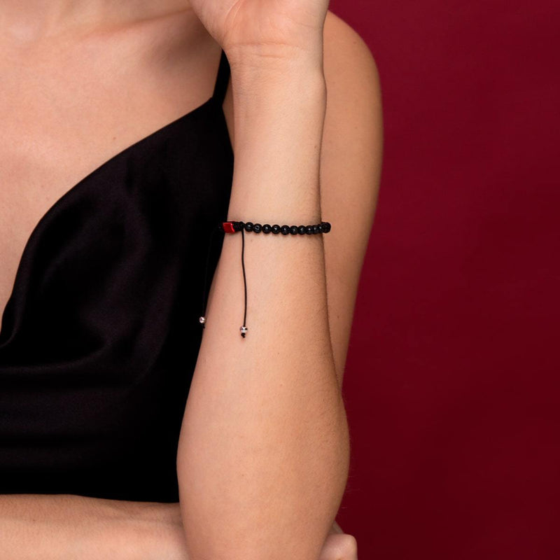 Diffuseur de pierres de lave | Argent sterling .925 et émail rouge | Bracelet Père Noël en macramé