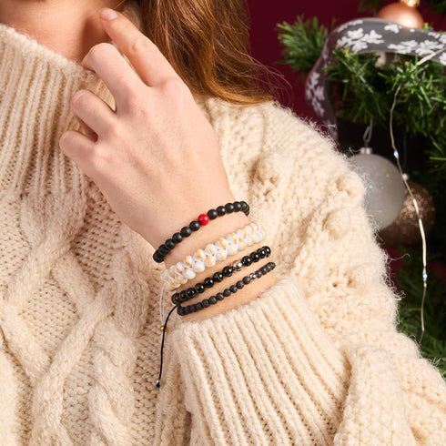 Diffuseur de pierres de lave | Argent sterling .925 et émail rouge | Bracelet Père Noël en macramé