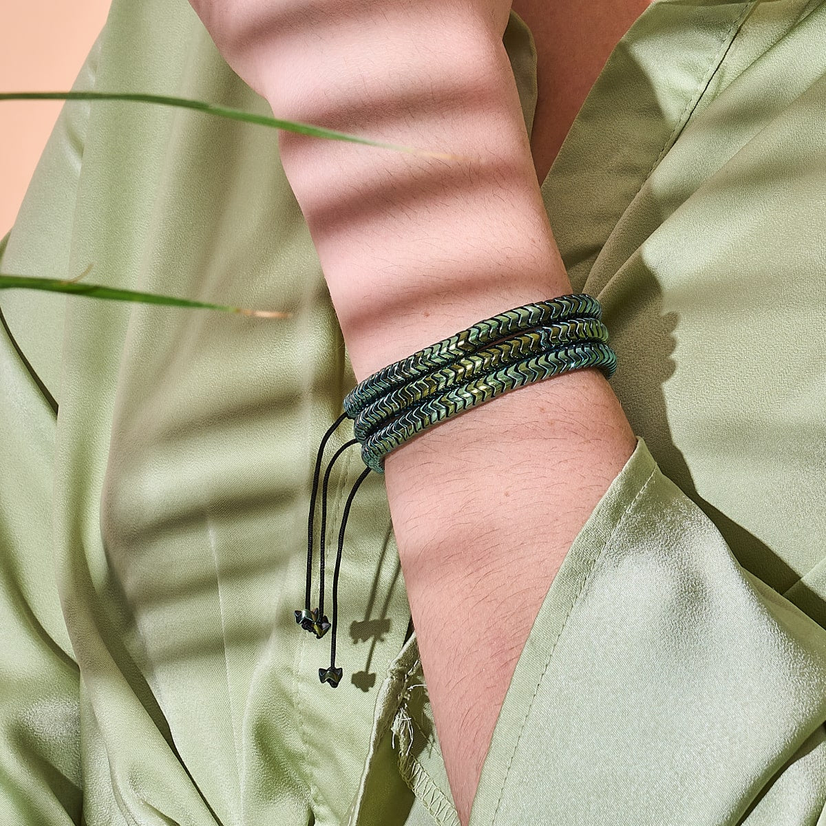Serpentin | Émeraude Hématite x Argent | Bracelet Double Vague