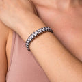 Size: Adjustable / One-Size-Fits-All