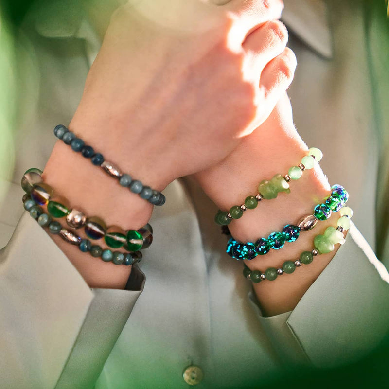 Bracelet tendance en verre galaxie avec lune émeraude | Argent sterling 925