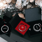 Pavé de cristal noir | Bracelet à breloques Père Noël