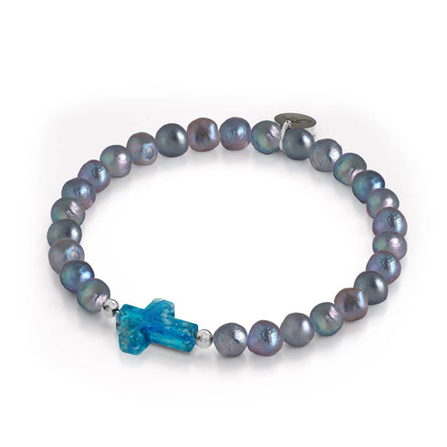St. Ambrosia | Bracelet croix en argent sterling 925 avec perles d'eau douce holographiques et verre Firefly turquoise 