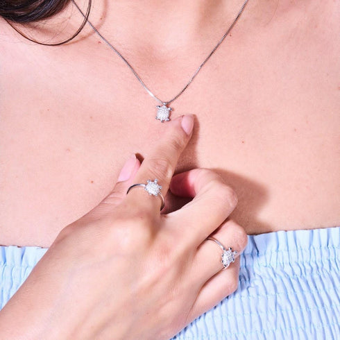 Tortue | Argent sterling .925 | Collier fermoir infini tortue de mer en cristal